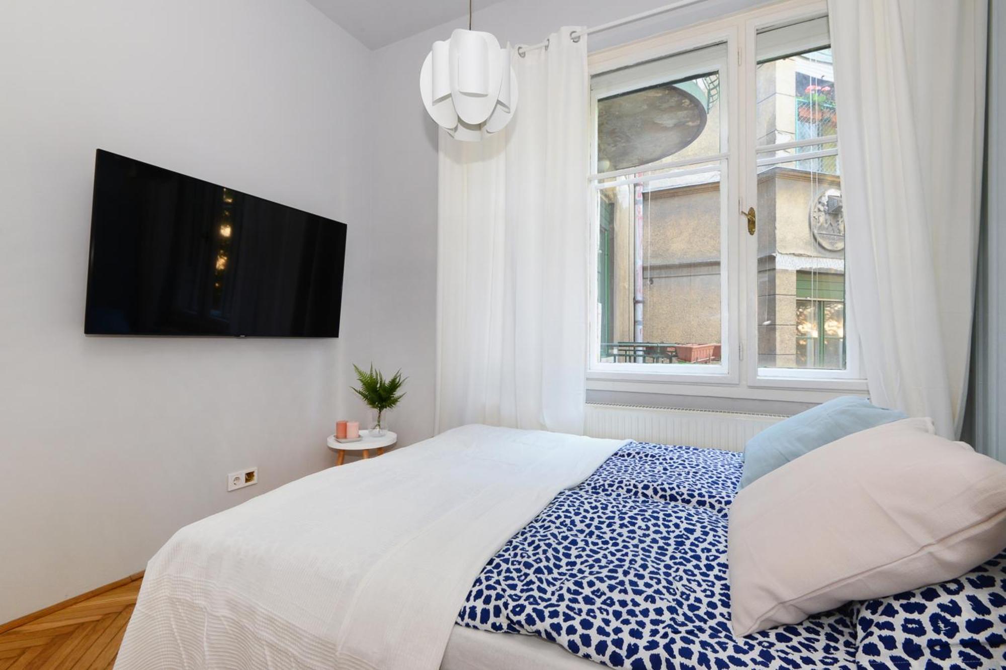 Monochrome Chic Apartments R613 Budapest Luaran gambar